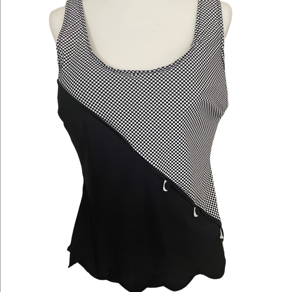 Size: 3X 
Bust: 44-46" 
Waist: 36-38" 
Hip: 46-48"